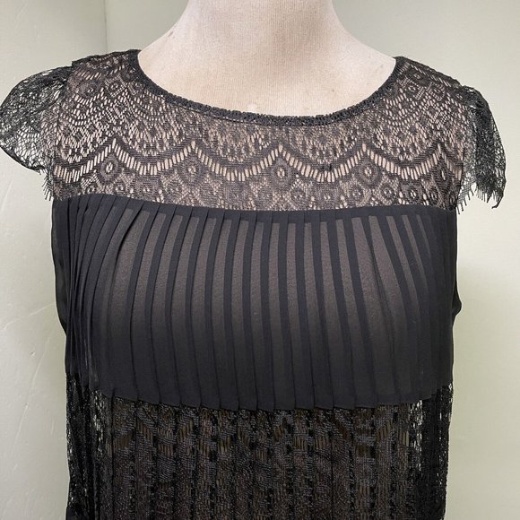 Max and Cleo Sabrina Lace Cutout Dress sz L Black Pleated Cap Sleeves Boatneck - Picture 4 of 10